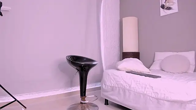  axelking  online show from 10, 10, 2025