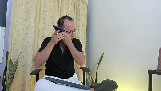  axelking  online show from 30, 4, 2026