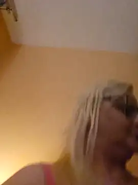 NieMaJazdyBezGwiazdy7883 online show from 29, 10, 2025