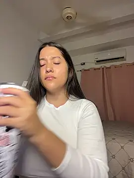 Snapshot of Nhefertary chatting on 6, 4, 2026 Nhefertary online show from 6, 4, 2026