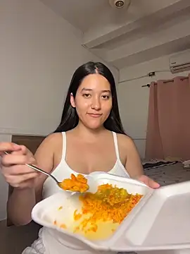 Snapshot of Nhefertary chatting on 7, 4, 2026 Nhefertary online show from 7, 4, 2026