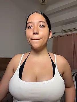 Snapshot of Nhefertary chatting on 15, 4, 2026 Nhefertary online show from 15, 4, 2026