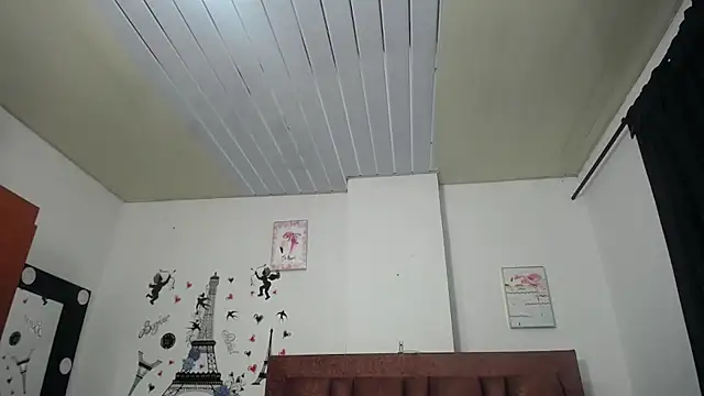 Snapshot of vauroraper chatting on 28, 10, 2025 vauroraper online show from 28, 10, 2025