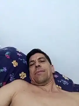 Snapshot of MaxiJavier22 chatting on 25, 10, 2025 MaxiJavier22 online show from 25, 10, 2025