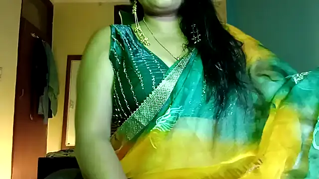 horny milf couple online show from 25, 5, 2026