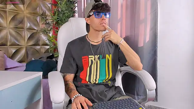 Snapshot of imsammytop chatting on 21, 10, 2025 imsammytop online show from 21, 10, 2025