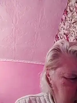 Snapshot of LusiyaGold5 chatting on 26, 10, 2025 LusiyaGold5 online show from 26, 10, 2025