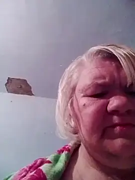 Snapshot of LusiyaGold5 chatting on 31, 10, 2025 LusiyaGold5 online show from 31, 10, 2025