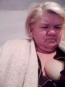 Snapshot of LusiyaGold5 chatting on 12, 11, 2025 LusiyaGold5 online show from 12, 11, 2025