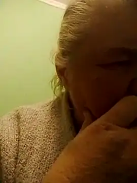 Snapshot of LusiyaGold5 chatting on 16, 11, 2025 LusiyaGold5 online show from 16, 11, 2025