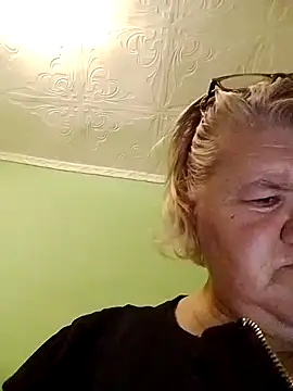 Snapshot of LusiyaGold5 chatting on 23, 11, 2025 LusiyaGold5 online show from 23, 11, 2025