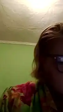 Snapshot of LusiyaGold5 chatting on 14, 12, 2025 LusiyaGold5 online show from 14, 12, 2025