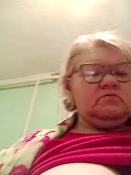 Snapshot of LusiyaGold5 chatting on 8, 1, 2026 LusiyaGold5 online show from 8, 1, 2026