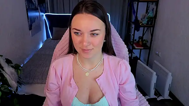 Snapshot of Madison_Golden chatting on 6, 11, 2025 Madison Golden online show from 6, 11, 2025