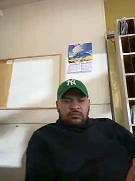 Snapshot of Gaviria23 chatting on 26, 10, 2025 Gaviria23 online show from 26, 10, 2025