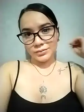 Snapshot of Gardeniia_hot chatting on 8, 10, 2025 Gardeniia hot online show from 8, 10, 2025