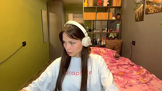 Snapshot of MysticAlisa chatting on 8, 10, 2025 MysticAlisa online show from 8, 10, 2025