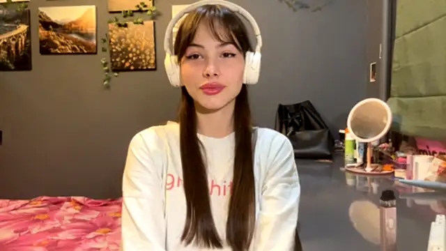 Snapshot of MysticAlisa chatting on 9, 10, 2025 MysticAlisa online show from 9, 10, 2025