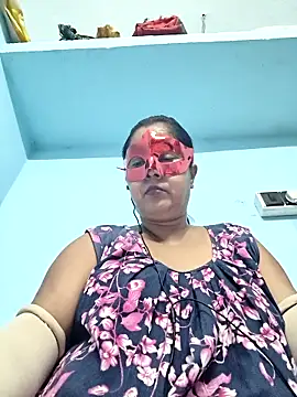 Snapshot of misti02 chatting on 17, 10, 2025 misti02 online show from 17, 10, 2025