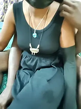 Snapshot of Chennai-couples chatting on 16, 10, 2025 Chennai-couples online show from 16, 10, 2025