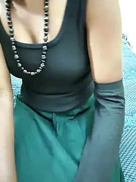 Snapshot of Chennai-couples chatting on 6, 11, 2025 Chennai-couples online show from 6, 11, 2025