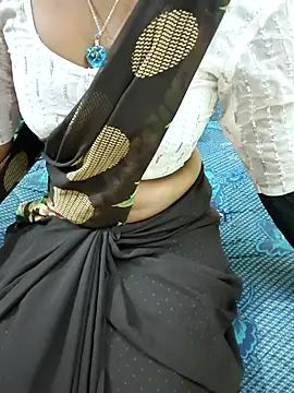 Snapshot of Chennai-couples chatting on 13, 11, 2025 Chennai-couples online show from 13, 11, 2025