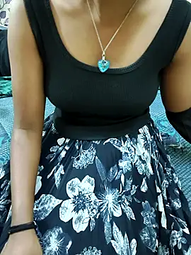 Snapshot of Chennai-couples chatting on 17, 11, 2025 Chennai-couples online show from 17, 11, 2025