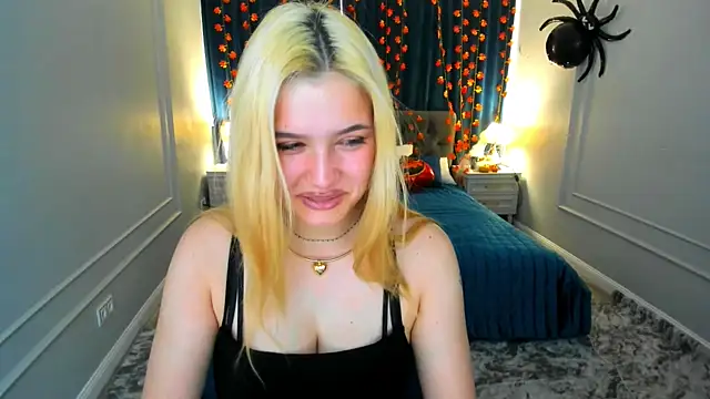 velvet skyee online show from 21, 10, 2025
