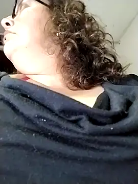 -saraqueen- online show from 12, 11, 2025