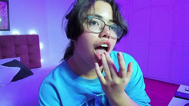 annie rose11 online show from 12, 10, 2025