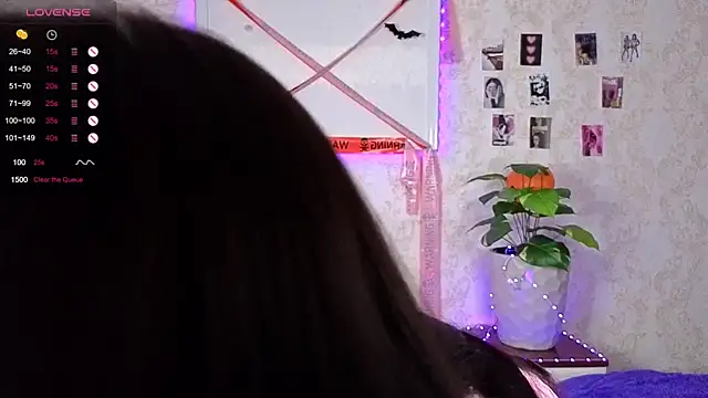 Snapshot of JeeringTickler chatting on 5, 11, 2025 JeeringTickler online show from 5, 11, 2025