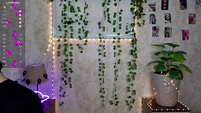 Snapshot of JeeringTickler chatting on 10, 11, 2025 JeeringTickler online show from 10, 11, 2025