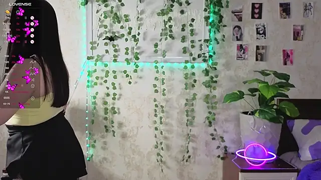 Snapshot of JeeringTickler chatting on 13, 11, 2025 JeeringTickler online show from 13, 11, 2025