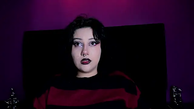 Snapshot of SabbathSinclair chatting on 13, 10, 2025 SabbathSinclair online show from 13, 10, 2025