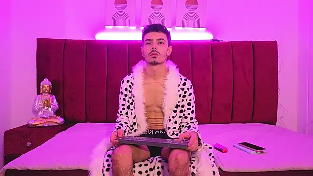 Timothe Evans online show from 18, 10, 2025