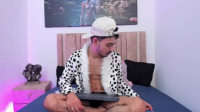 Timothe Evans online show from 4, 11, 2025