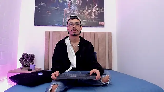 Timothe Evans online show from 23, 12, 2025