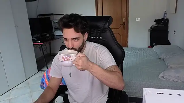 Al3xox02 online show from 18, 3, 2026