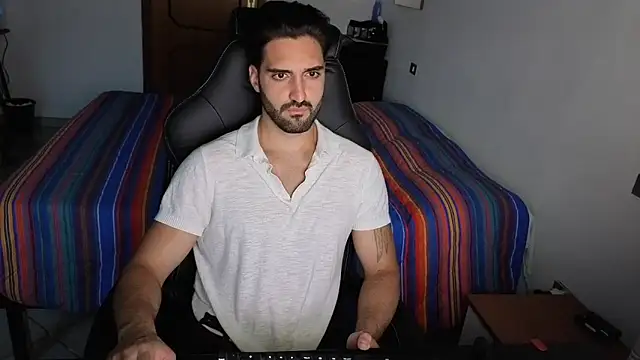 Al3xox02 online show from 29, 4, 2026