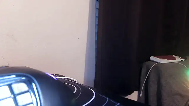 Snapshot of geezuz6913 chatting on 30, 11, 2025 geezuz6913 online show from 30, 11, 2025