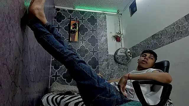 Snapshot of sexyboys_cutex18 chatting on 22, 2, 2026 sexyboys cutex18 online show from 22, 2, 2026