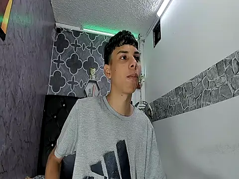 Snapshot of sexyboys_cutex18 chatting on 20, 3, 2026 sexyboys cutex18 online show from 20, 3, 2026