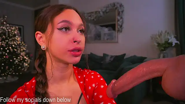 karolineneuer  online show from 2, 12, 2025