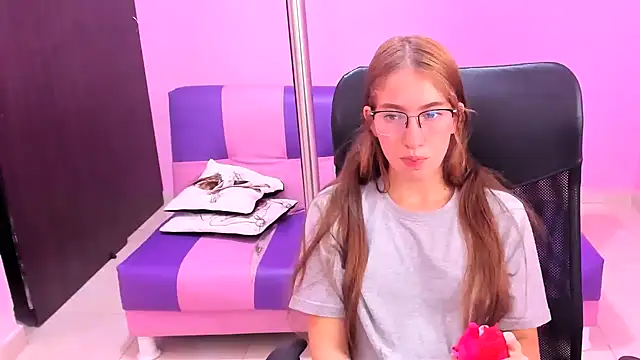 Snapshot of blondie_dirtysquirt chatting on 7, 1, 2026 blondie dirtysquirt online show from 7, 1, 2026