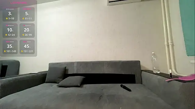 Snapshot of Mary_cherybaby chatting on 4, 12, 2025 Mary cherybaby online show from 4, 12, 2025