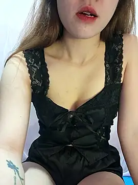 Snapshot of LylyCii6969 chatting on 15, 12, 2025 LylyCii6969 online show from 15, 12, 2025