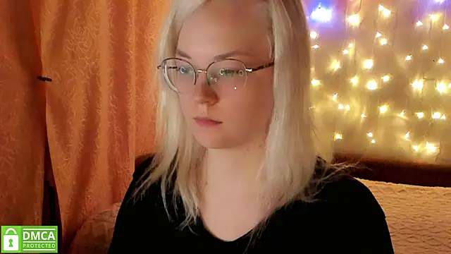 HoneyDazzle online show from 28, 11, 2025