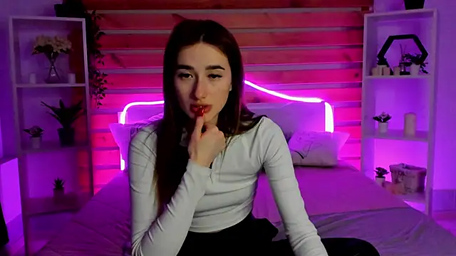 Olivia Grantt online show from 20, 11, 2025