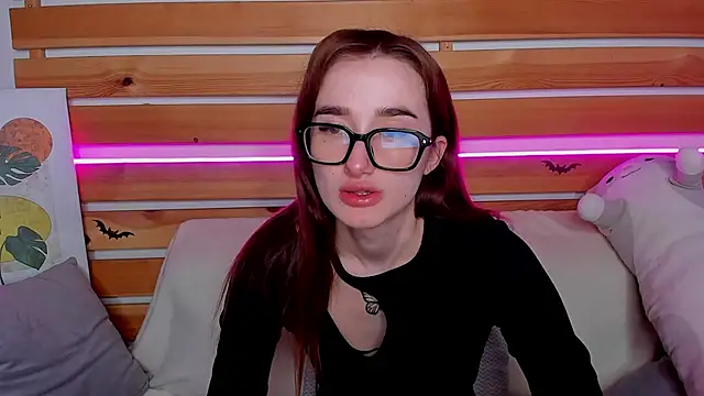 Olivia Grantt online show from 5, 12, 2025