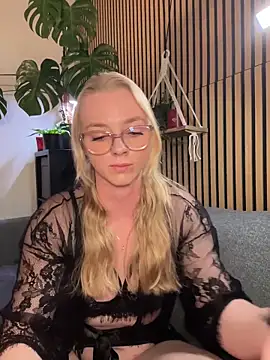 LinaLeana online show from 1, 3, 2026